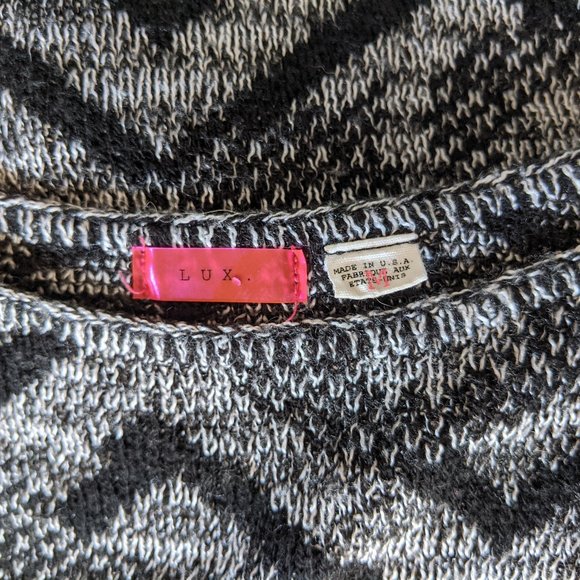 🇺🇸 Batwing Zigzag Print Sweater Made in USA - Picture 6 of 8